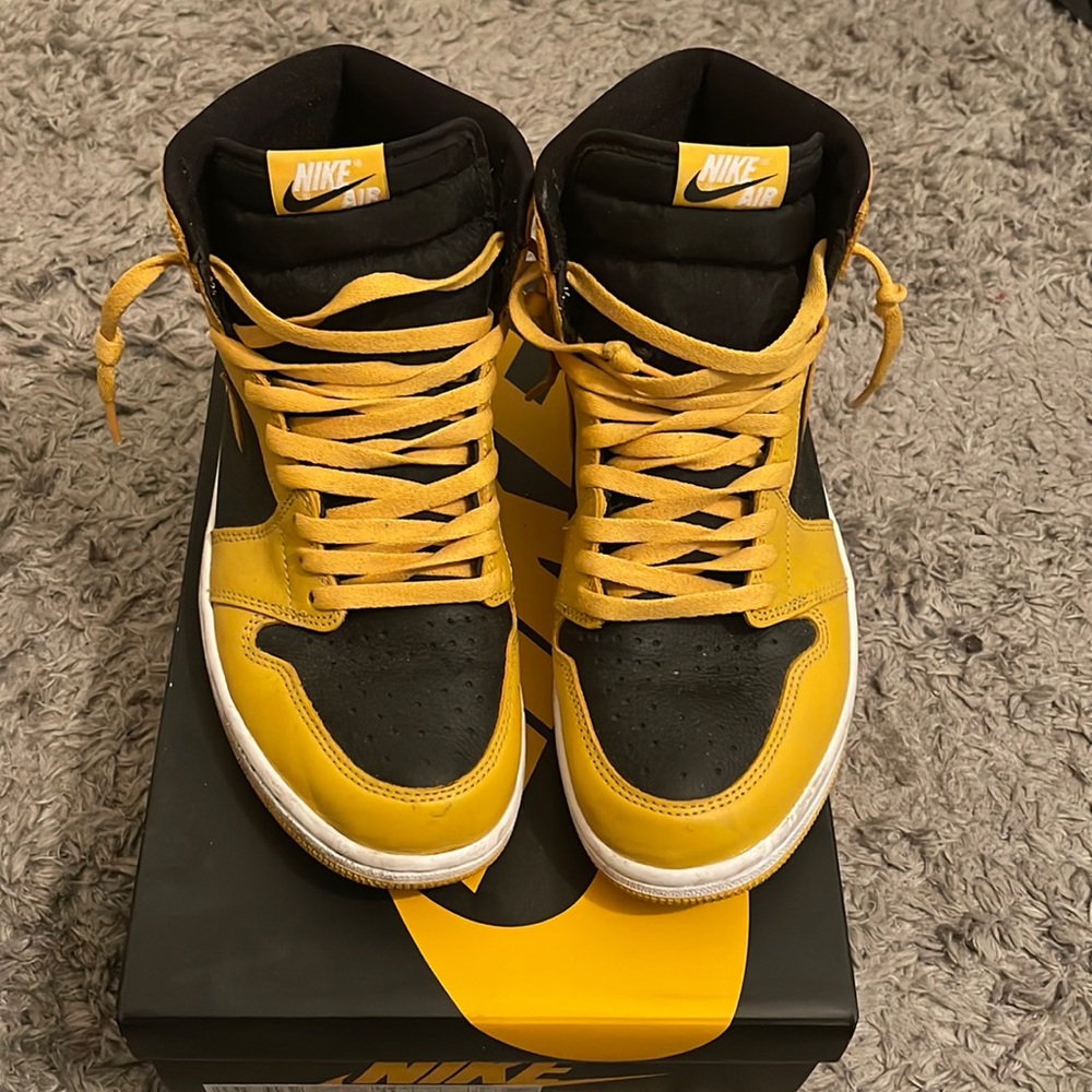 AIR JORDAN 1 HIGH RETRO OG 'POLLEN
